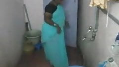 desi- south indian aunty bathing