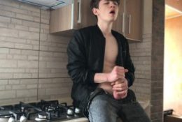 STEP SON Jerking OFF when his DADDY NOT IN HOME (23cm) / HUGE LOAD / Young